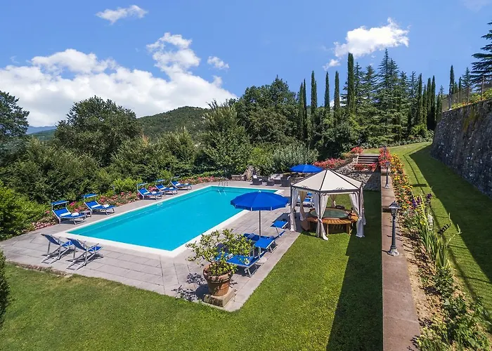 Villa Palazzo Rosadi By Posarellivillas